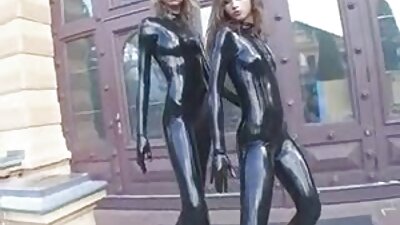 Nėščia blondinė didžiulėmis krūtimis II