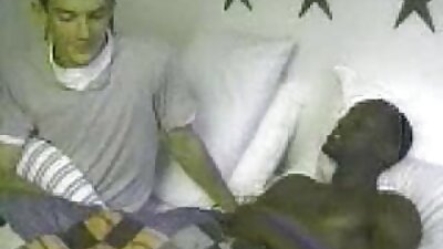 Karšta žmona blowjob, ant nugaros rodomi dideli papai